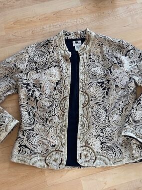 Vintage Women’s Chico’s Jacket Paisley Cream & Navy Blue Size 1 100% Silk Outer